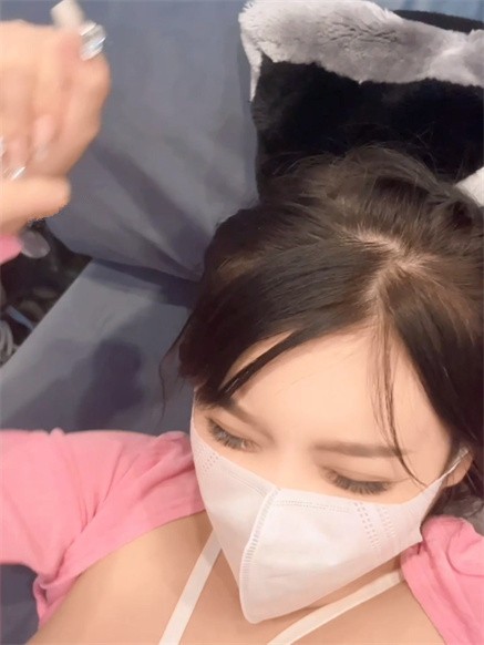 【永久专享】秀人超人气女神『杨晨晨』顶级剧情新作-被司机撕袜 超强代入感