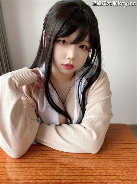 鸽鸽咕咕-我又饿啦w-JK自慰黑丝cosplay[6p+3v/409.4M]