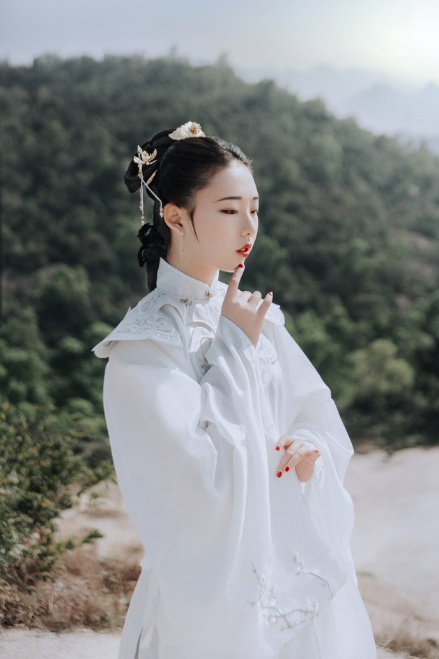 [YITUYU艺图语]2021.09.04 望归尘 杍愉[23+1P／176MB]